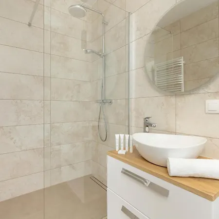 Apartment Stylish In Balcony & Wifi By Rent Like *